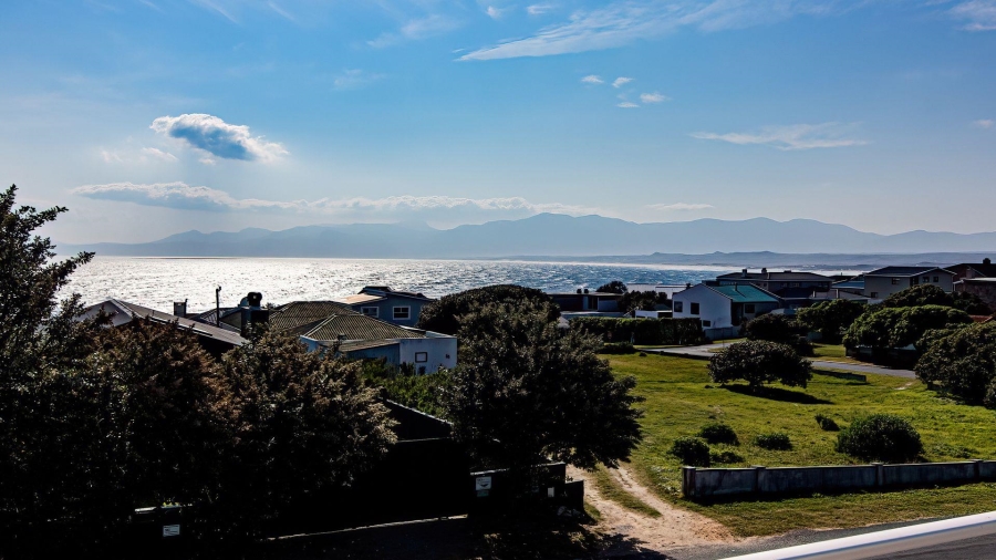4 Bedroom Property for Sale in De Kelders Western Cape